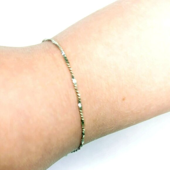 Sterling Silver Italy 925 Delicate Chain Bracelet 7 Inches Long - Picture 2 of 11